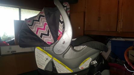 Baby Trend Carseat and Base