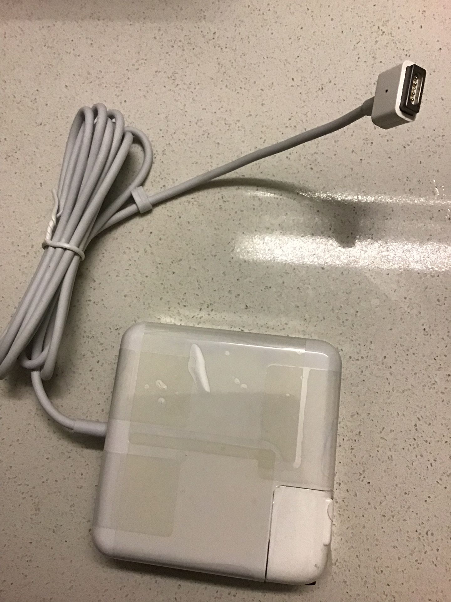NEW MacBook Pro charger 60W