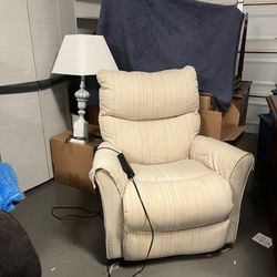 La-Z-Boy Power Recliner w/ Remote – Super Comfy