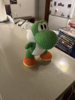 Mega Yarn Yoshi Amiibo