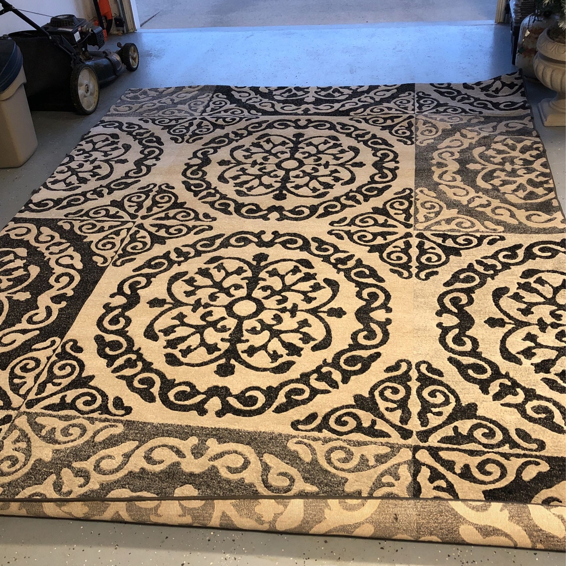 Area Rug With 2 Matching Accent Rugs