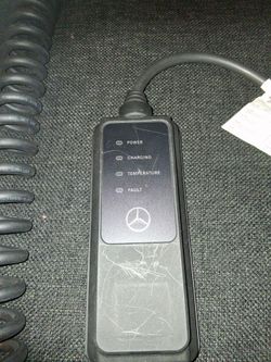 Car charger by mercedes benz