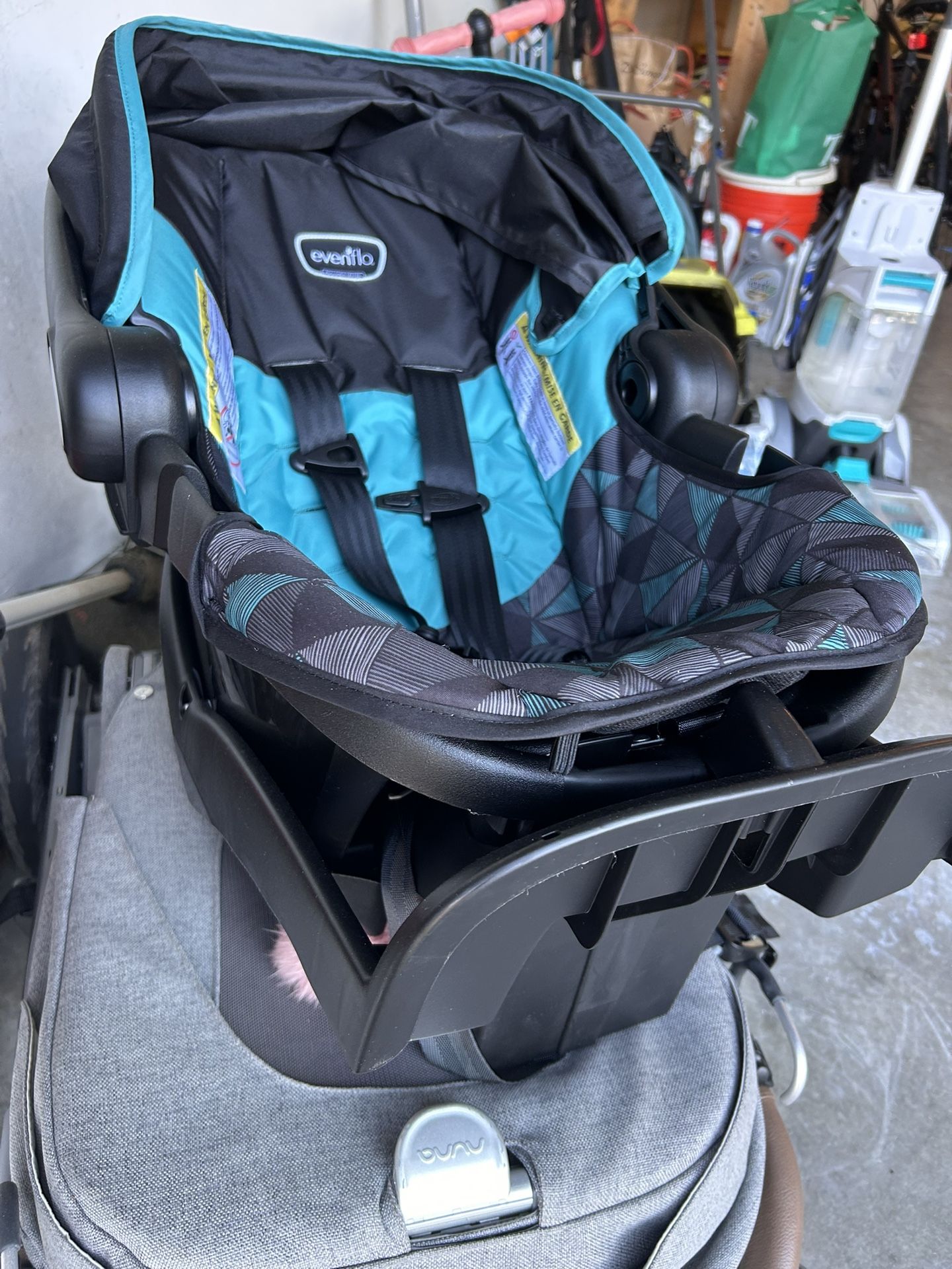 Evenflo Baby First Carseat