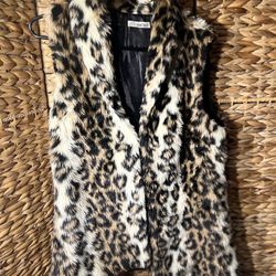 Womens Leopard Print Furry Vest