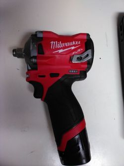 Milwaukee stubby impact wrench with 2ah battery