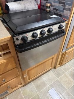 RV stove, propane, works!