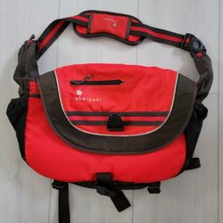 Sherpani - Messenger Style Bag