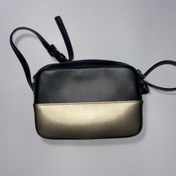 Women’s Kate Spade Crossbody  Small Purse Black/ Gold New York