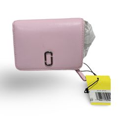 MARC JACOBS The J Marc Mini Compact Wallet- Pink