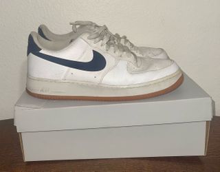 NIKE Air Force 1 ‘07 Low Shoes Men’s 10.5 In good condition with lots of life left