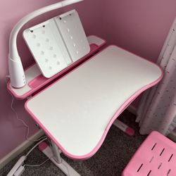 Girls Adjustable Desk w/chair