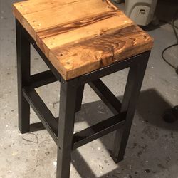 Golden Oak Stain Top And Black Bar Stools 