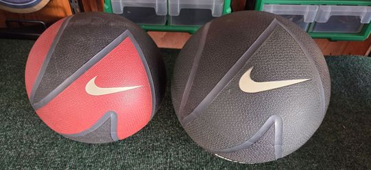 NIKE Weighted Exercise Balls