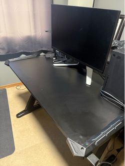 Gaming desk