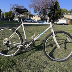 Specialized Hardrock Bicycle Bike 