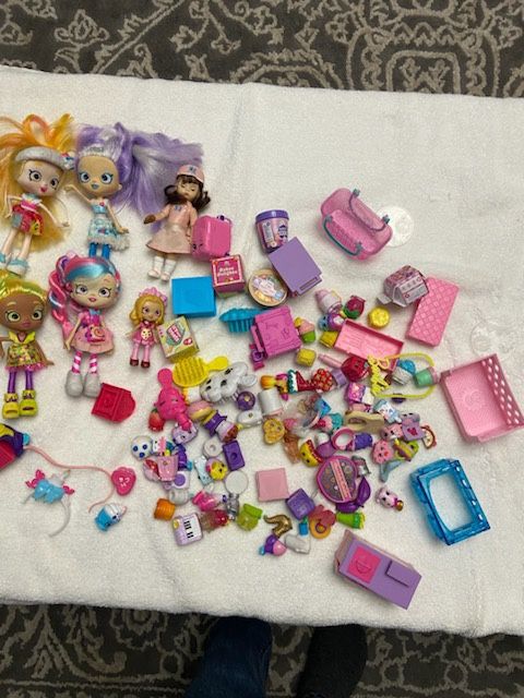 Mix Shopkins And Dolls   Bag 