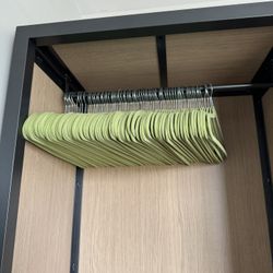 72 Green Velvet Hangers