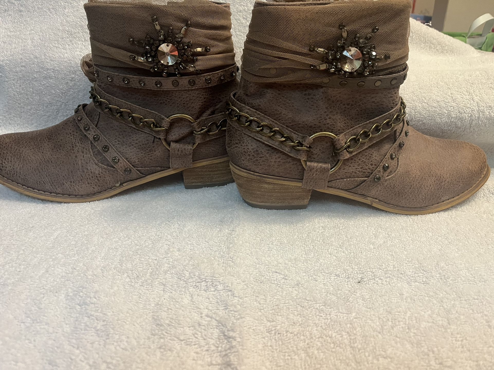 Not rated women's store midas ankle bootie