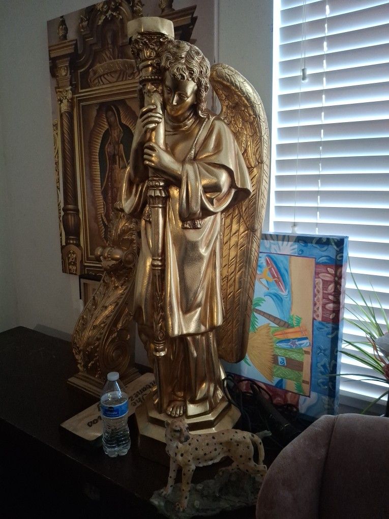 Statue