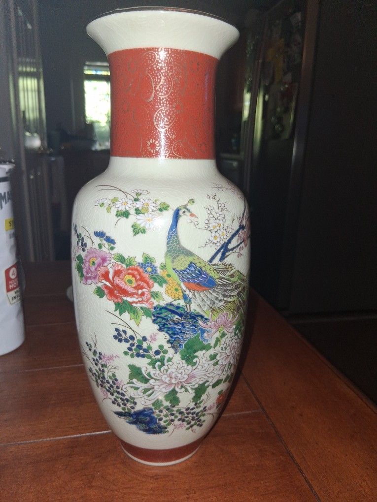 Satsuma Vase with Peacock design