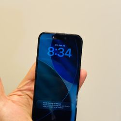 iPhone 15 Pro – 128GB (Black Titanium)