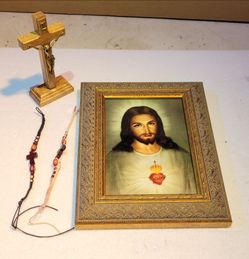 Sacred Heart of Jesus (Traditional) Framed Art Picture + Crucifixion + 2 Rosary Bracelets