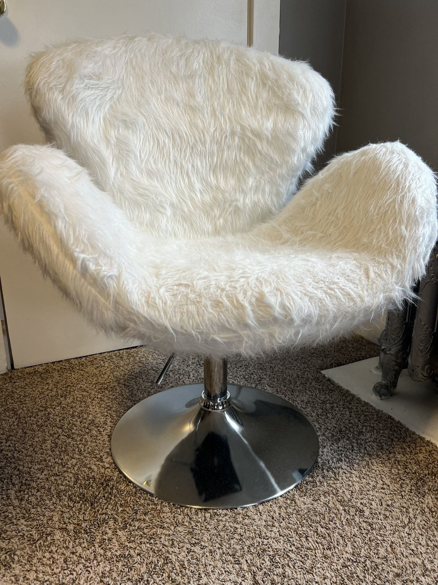 Armchair Modern Accent Chair with Chrome Base Leisure Swivel Chair Height Adjustable,Occasional Chair for Living Room/Bedroom/Lounge (Cream- Fur