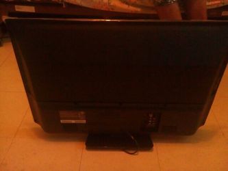 Sanyo 32" flatscreen w/remote
