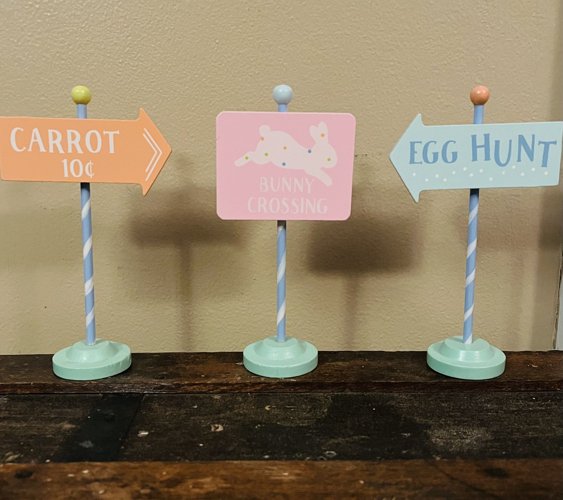 Adorable 3pc Easter Tiered Tray Signs