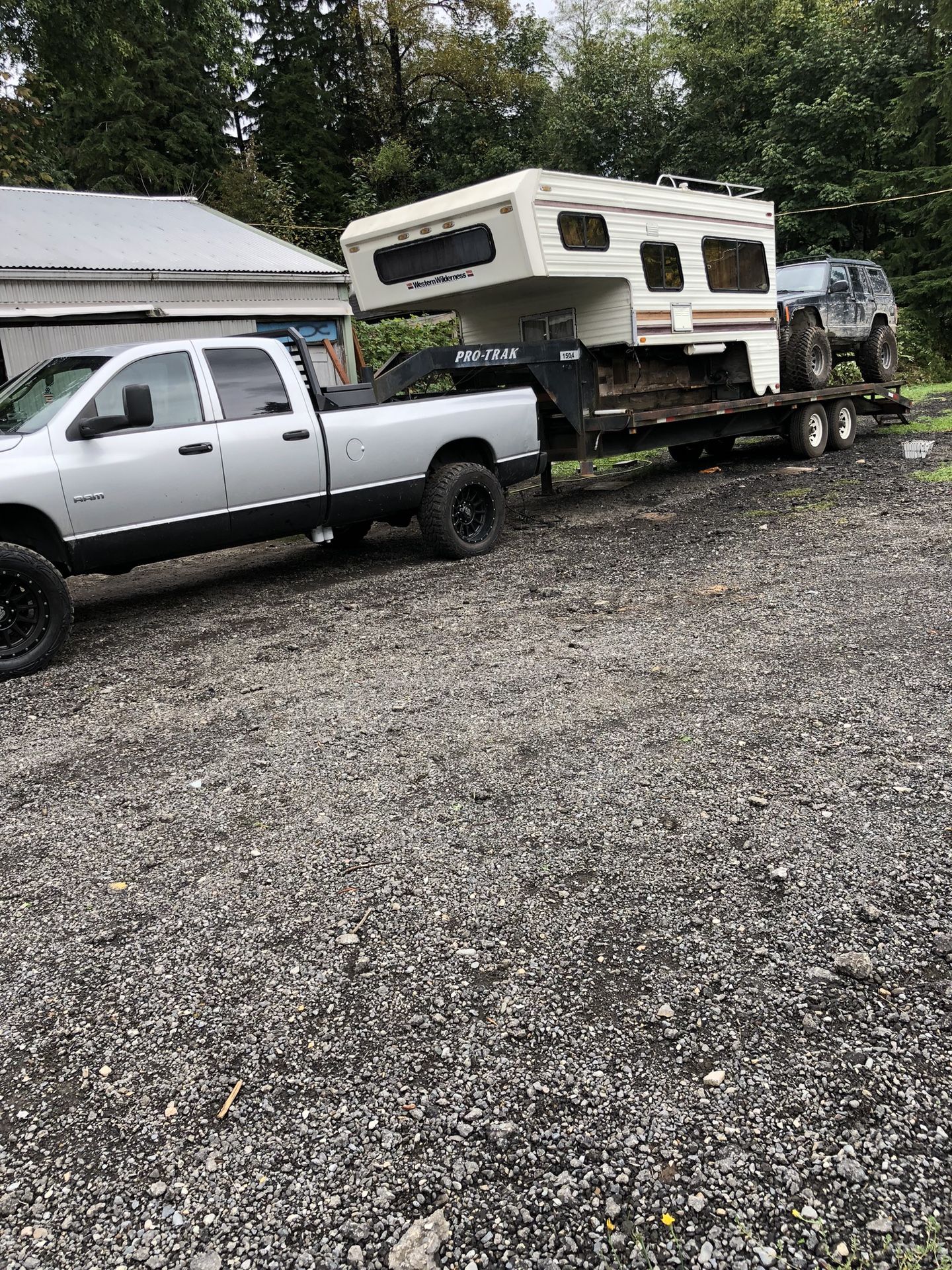 Gooseneck trailer crawler hauler flatbed