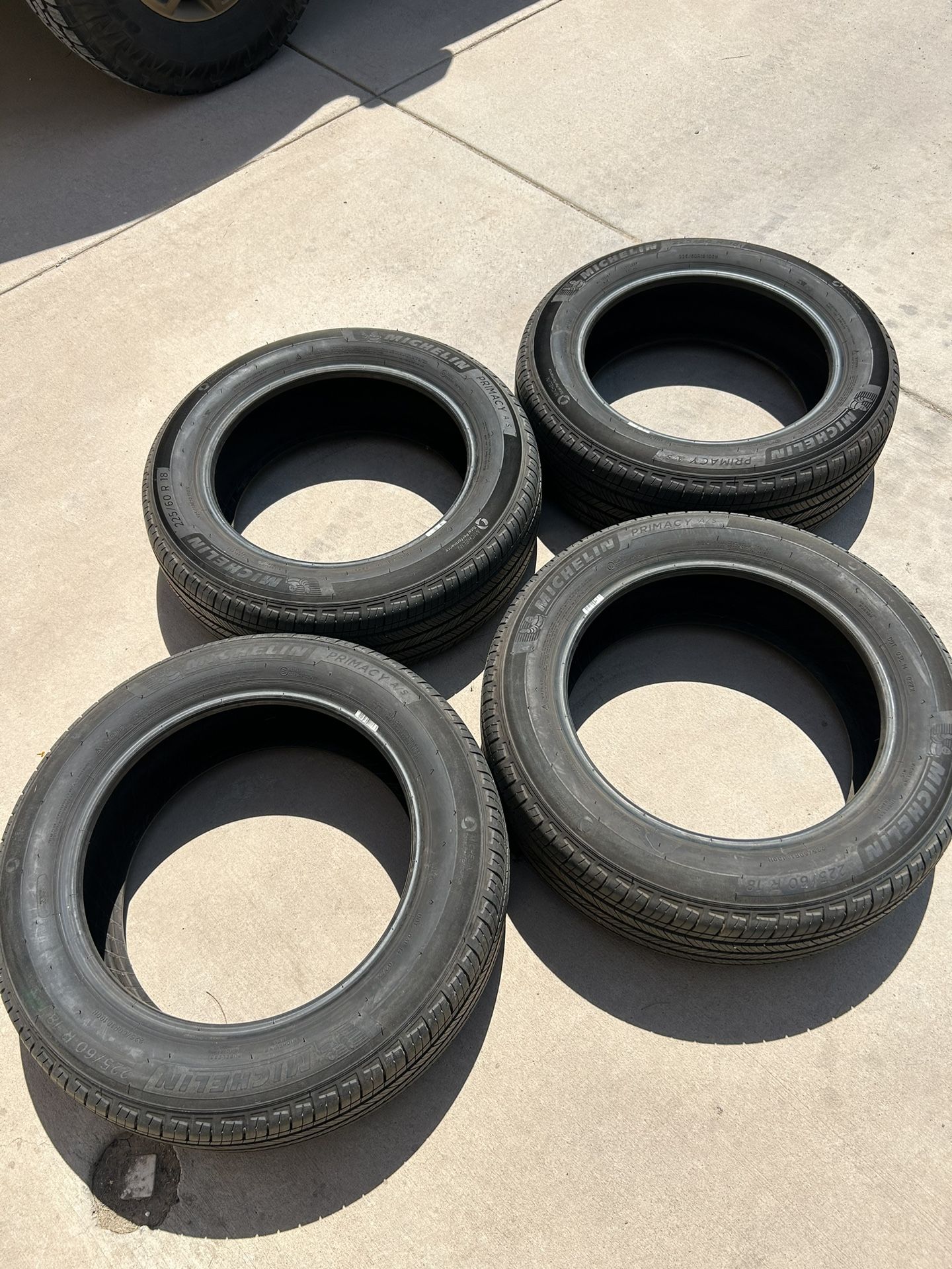 Tiers Llantas 225/60 R18