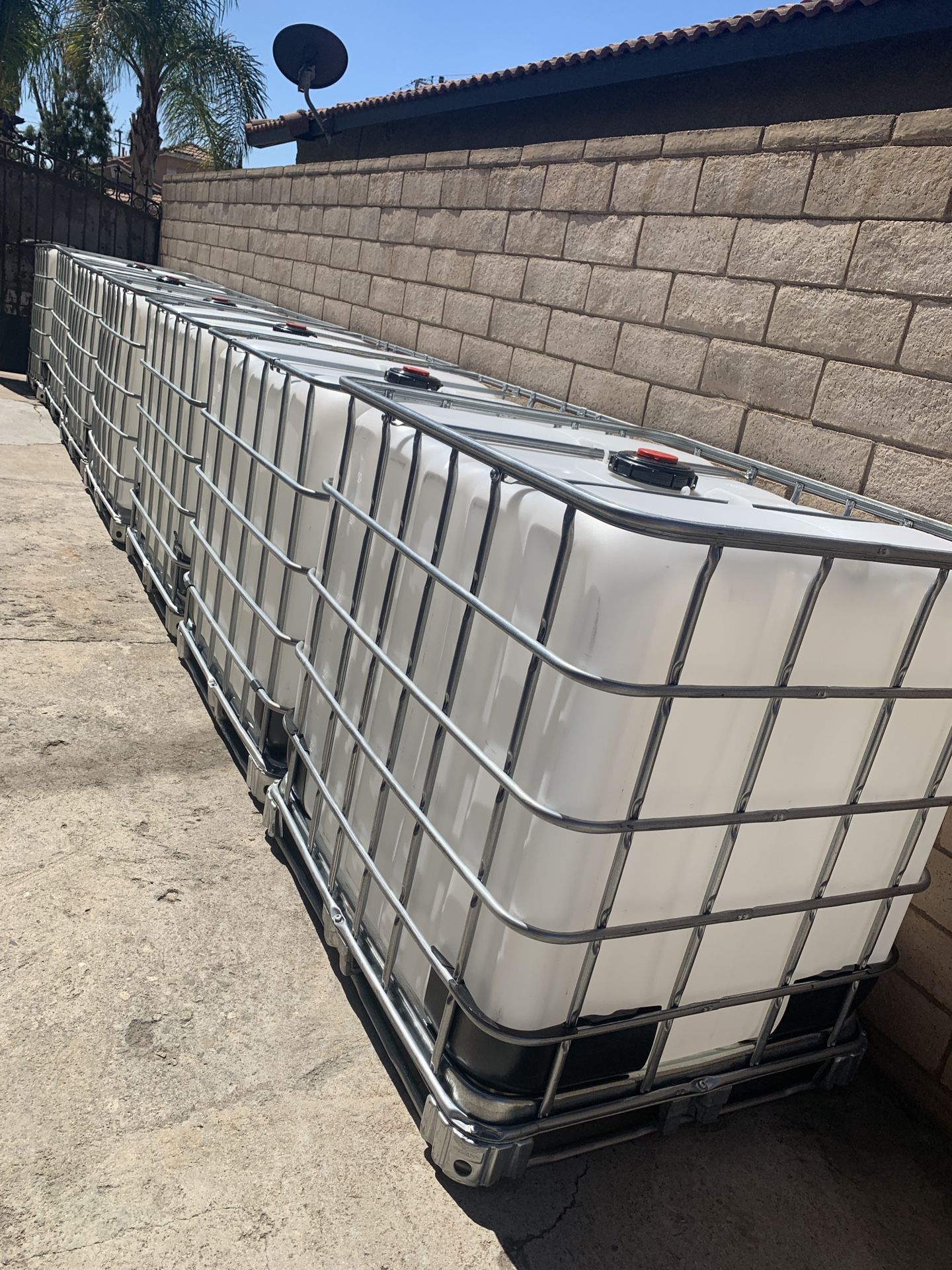250 Gallon Water Tanks