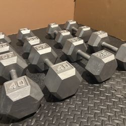 Set of Hex Cast Iron Dumbbells ( heavy) 40#, 35#, 30# and 25 #   In total: 260 pounds.
