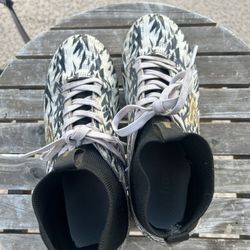 Soccer Shoes Size 6
