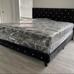 King Size Bed With Mattress And Boxspring With Free Same Day Delivery, Pay Cash On Arrival 