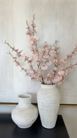 Set of 2 decorative vases