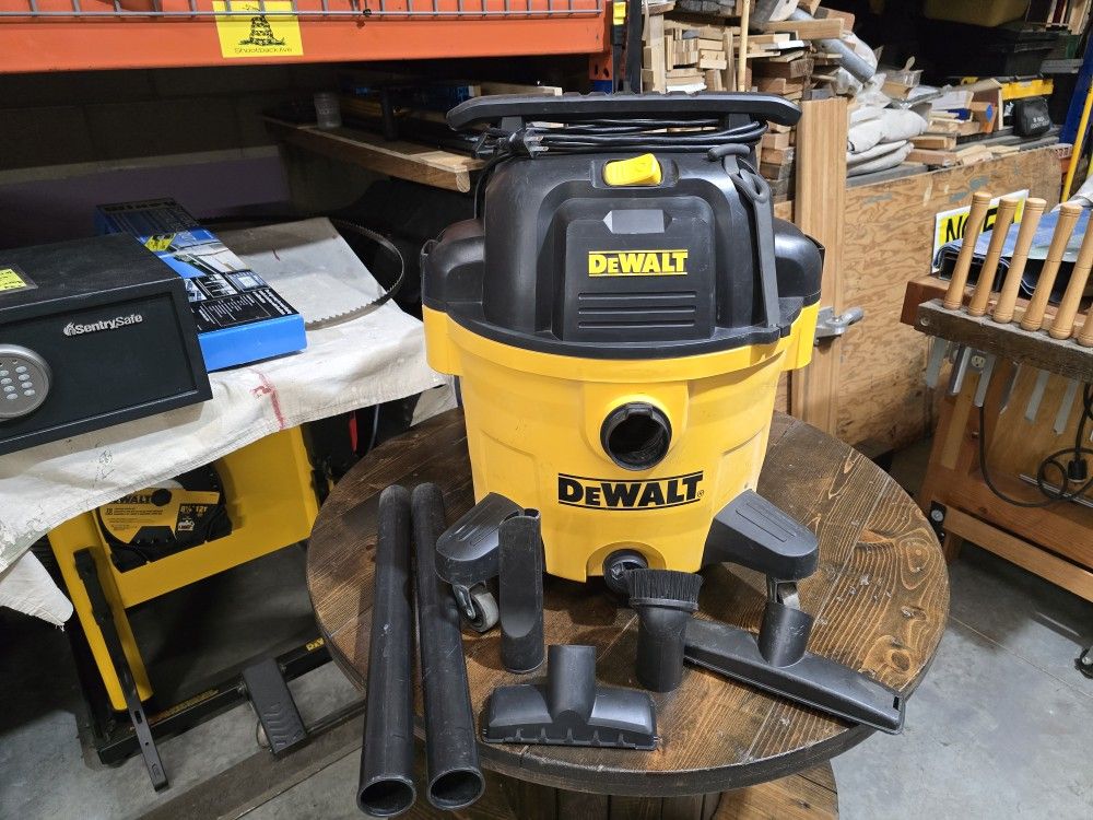 DeWalt 9 Gallon Shop / Jobsite Vacuum