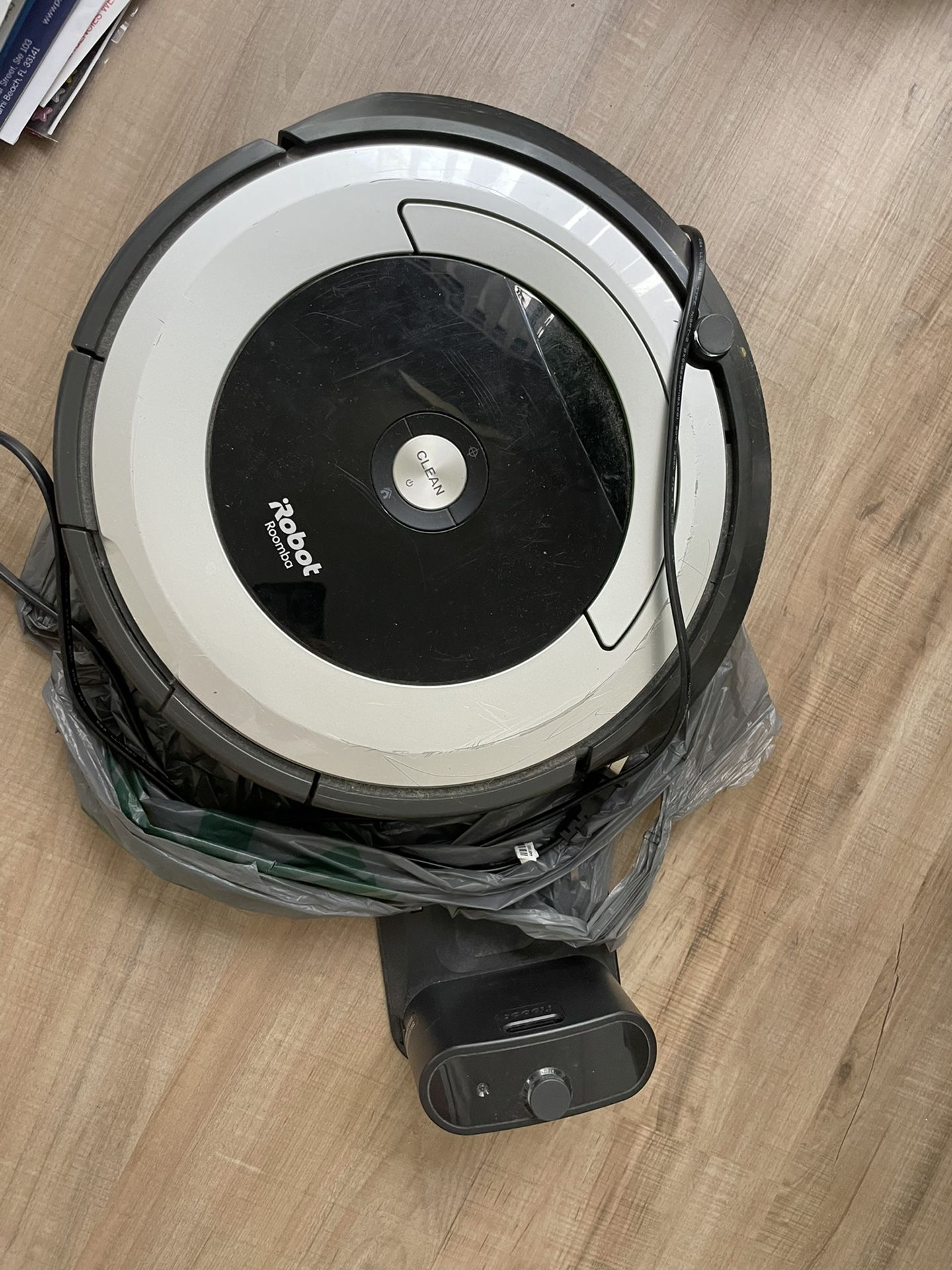 Vacuum Cleaner “Robot Roomba”