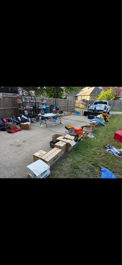 Community Garage Sale in Briarwood estates This Fri & Sat Muti Homes Multi Family Yard sale Front and Back of the house this Friday 07/10 and Saturday