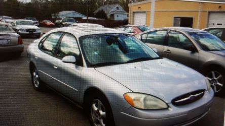 2003 Ford Taurus