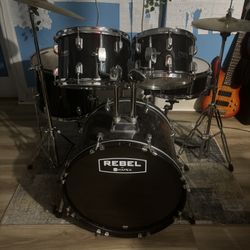 Rebel Drum Set 