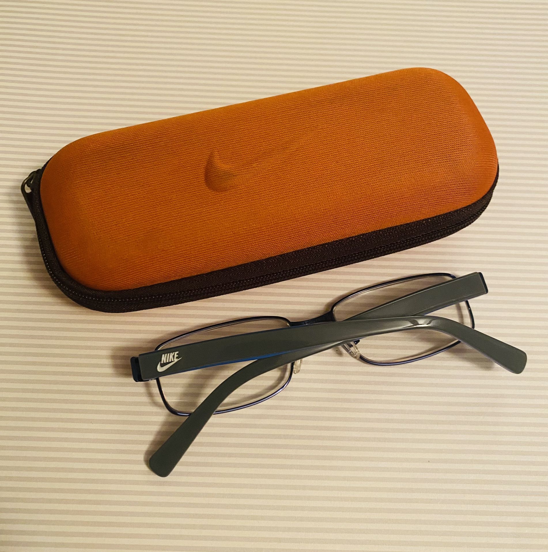 Boys NIKE Glasses & NIKE Case
