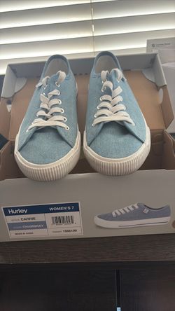 Woman’s sneakers