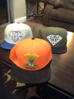 Diamond supply snap back hats