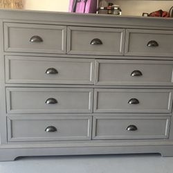 Beautiful 9 Drawer Gray Dresser  Excellent 