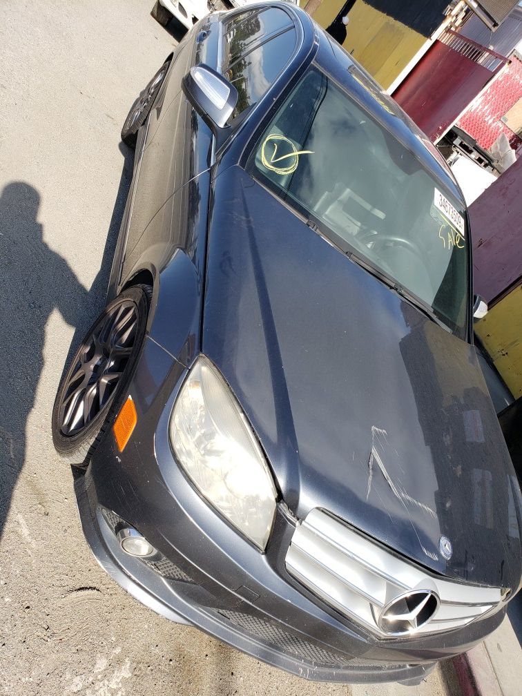 Mercedes Benz C300 2009 for parts only