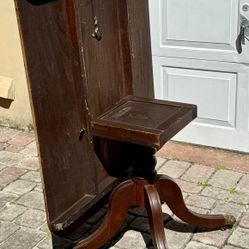 ⭕️ Antique Early 20th Century Tilt-Top Table – Solid Wood