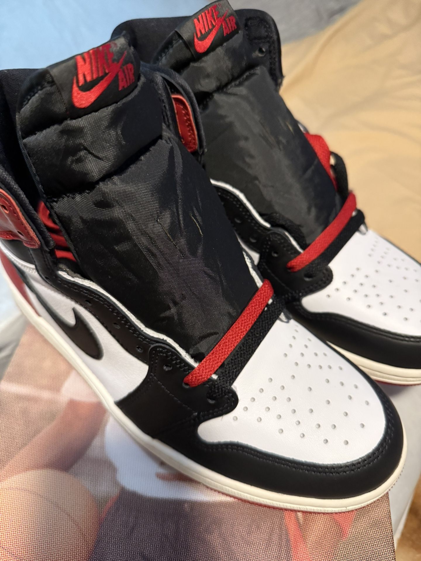 Jordan 1 High black toe reimagined Size 9 1/2