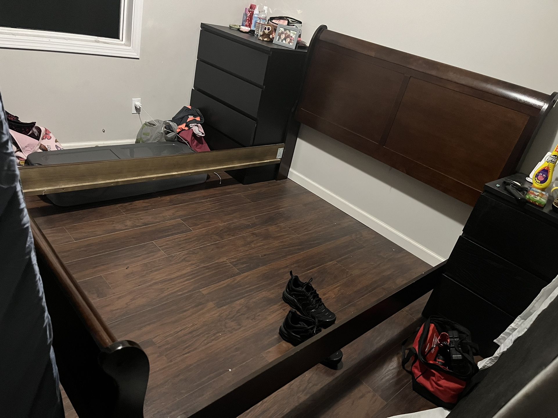 Queen Size Bed Frame ( Frame Only )