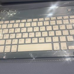 Case With Keyboard 